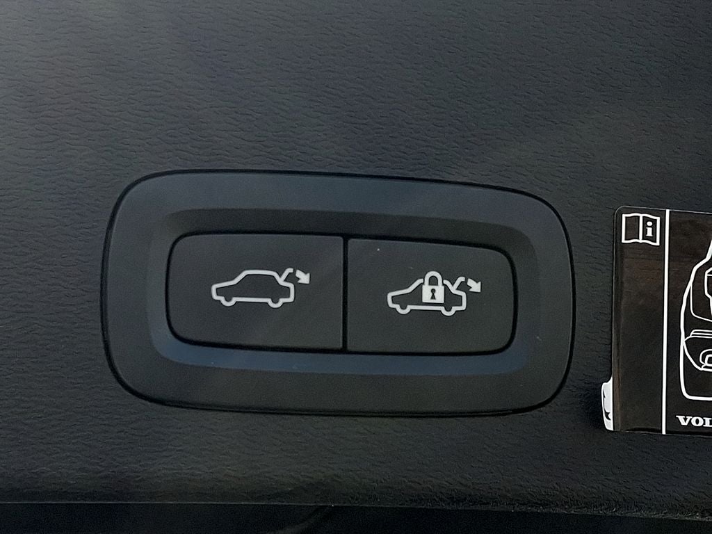 2021 Volvo XC40 R-Design