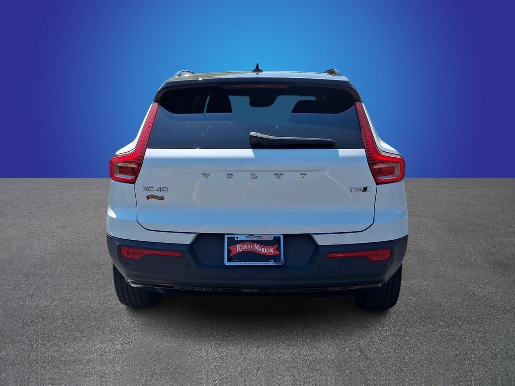 2021 Volvo XC40 R-Design