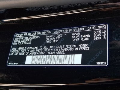 2024 Volvo XC40 B5 Plus Dark Theme