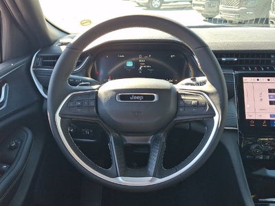 2027 Jeep Grand Cherokee GRAND CHEROKEE LAREDO X 4X4
