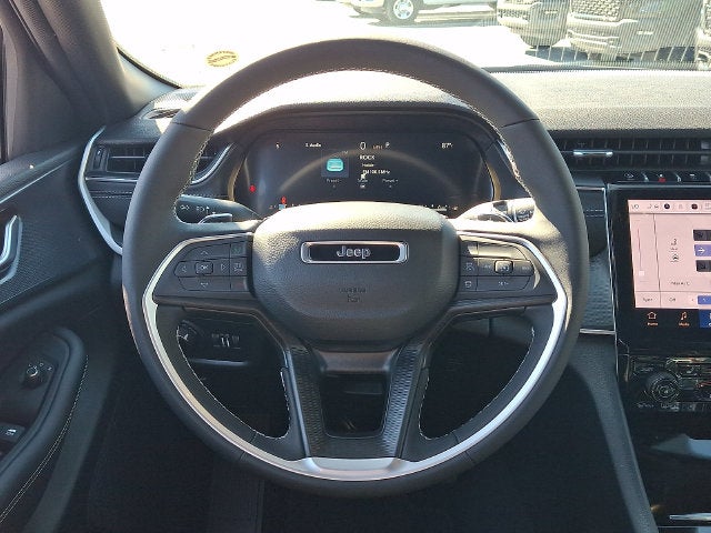 2027 Jeep Grand Cherokee GRAND CHEROKEE LAREDO X 4X4