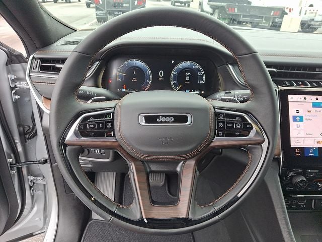 2025 Jeep Grand Cherokee GRAND CHEROKEE SUMMIT 4X4