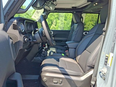 2026 Jeep Gladiator GLADIATOR SAHARA 4X4