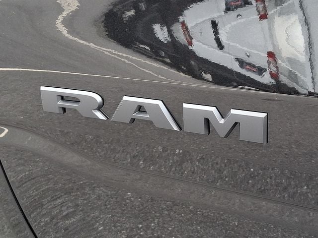 2026 RAM 1500 RAM 1500 EXPRESS QUAD CAB 4X4 6'4' BOX