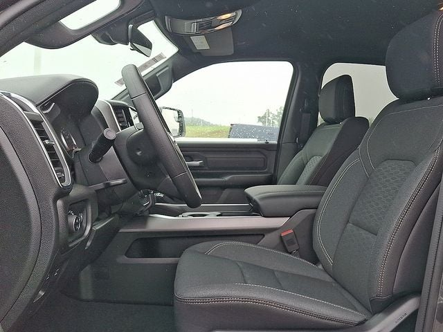 2026 RAM 1500 RAM 1500 EXPRESS QUAD CAB 4X4 6'4' BOX