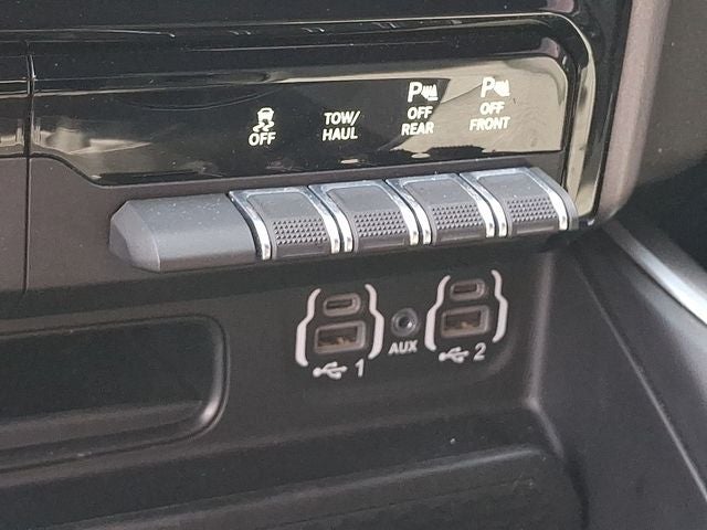 2022 RAM 1500 Big Horn Crew Cab 4x4 5'7' Box