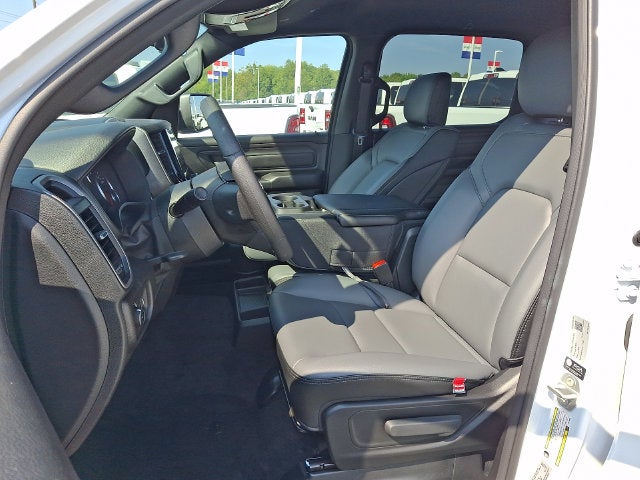 2026 RAM 1500 Tradesman Crew Cab 4x4 5'7' Box