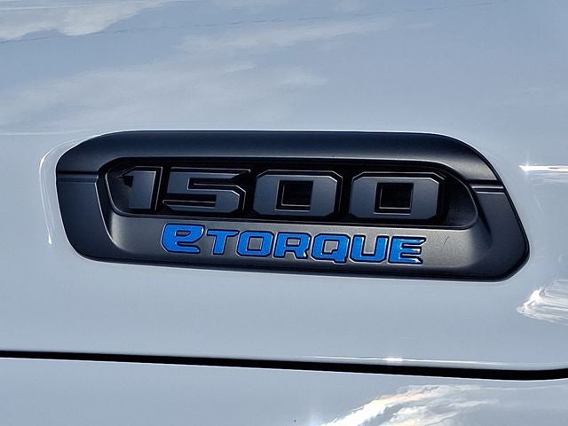 2026 RAM 1500 Tradesman Crew Cab 4x4 5'7' Box