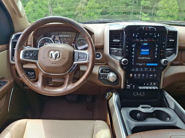2020 RAM 1500 Laramie Crew Cab 4x4 5'7' Box