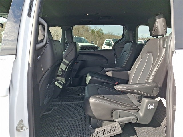 2026 Chrysler Voyager VOYAGER LX