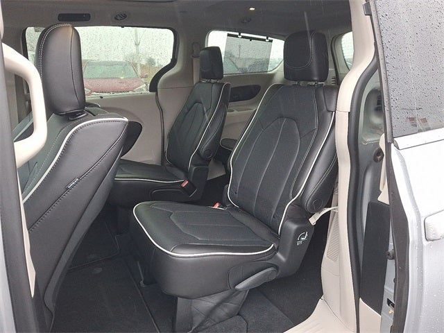 2023 Chrysler Pacifica Limited AWD