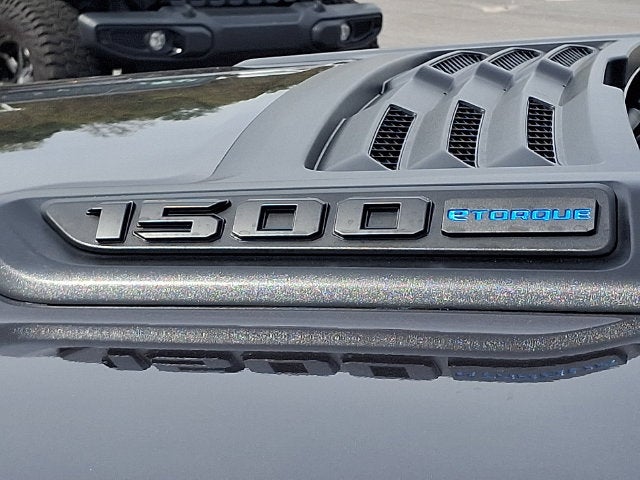 2027 RAM 1500 RAM 1500 EXPRESS CREW CAB 4X4 5'7' BOX