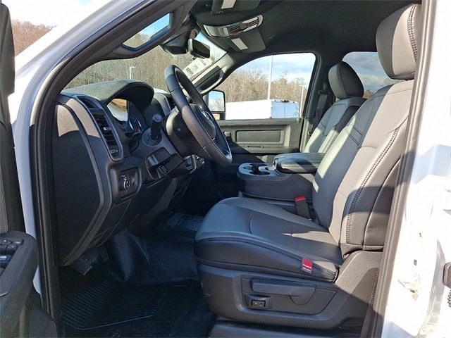 2026 RAM 4500HD RAM 4500 TRADESMAN CHASSIS CREW CAB 4X4 84' CA