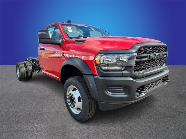 2024 RAM 5500HD RAM 5500 TRADESMAN CHASSIS REGULAR CAB 4X2 84' CA