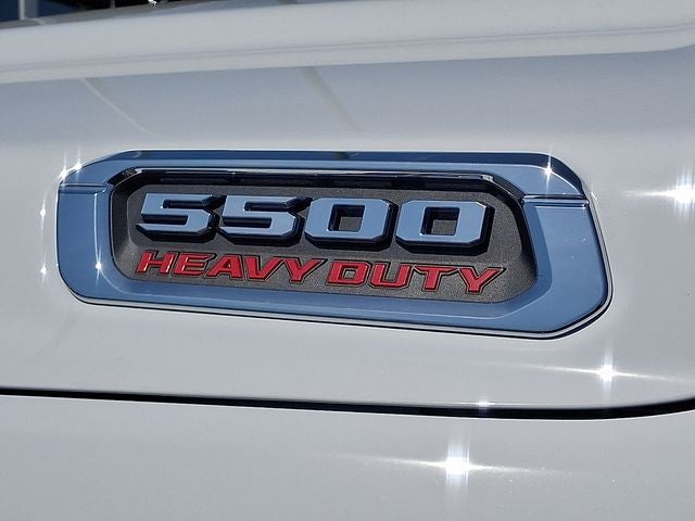 2026 RAM 5500HD RAM 5500 TRADESMAN CHASSIS CREW CAB 4X4 84' CA