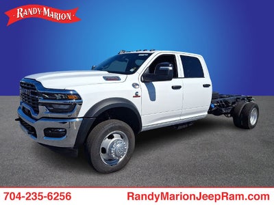 2027 RAM 5500HD RAM 5500 TRADESMAN CHASSIS CREW CAB 4X4 84' CA
