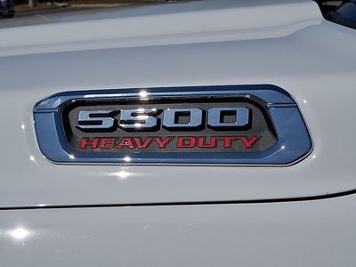 2026 RAM 5500HD RAM 5500 TRADESMAN CHASSIS CREW CAB 4X4 84' CA