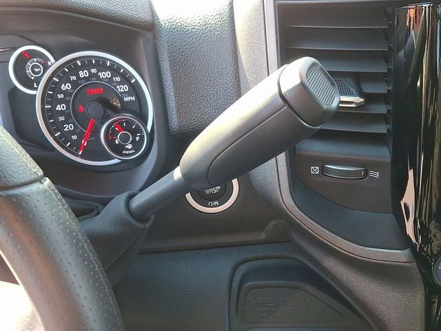 2026 RAM 5500HD RAM 5500 TRADESMAN CHASSIS CREW CAB 4X4 84' CA